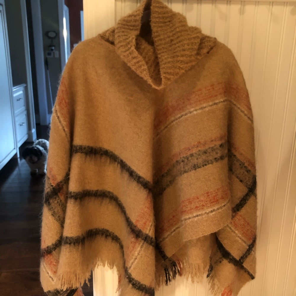 BEAUTIFUL PONCHO